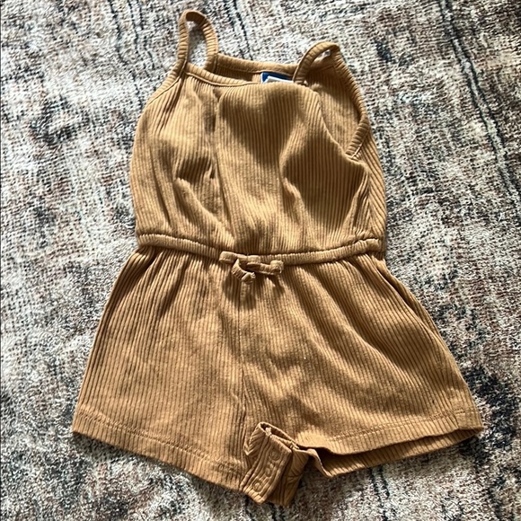 4/$20 Old Navy Tan Romper 3-6 Months - Picture 1 of 1